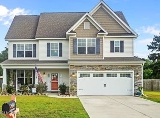 154 Peytons Ridge Dr, Hubert, NC 28539