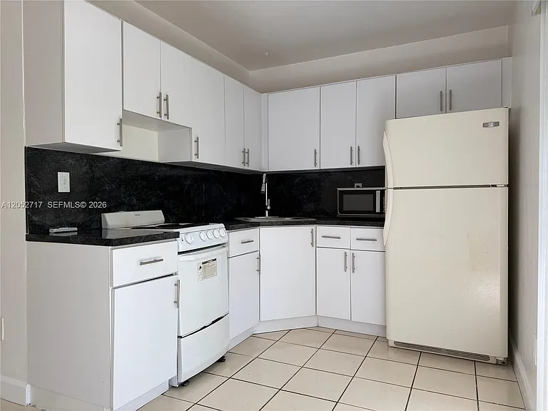 1333 NW 15th St #2 — Photo 10