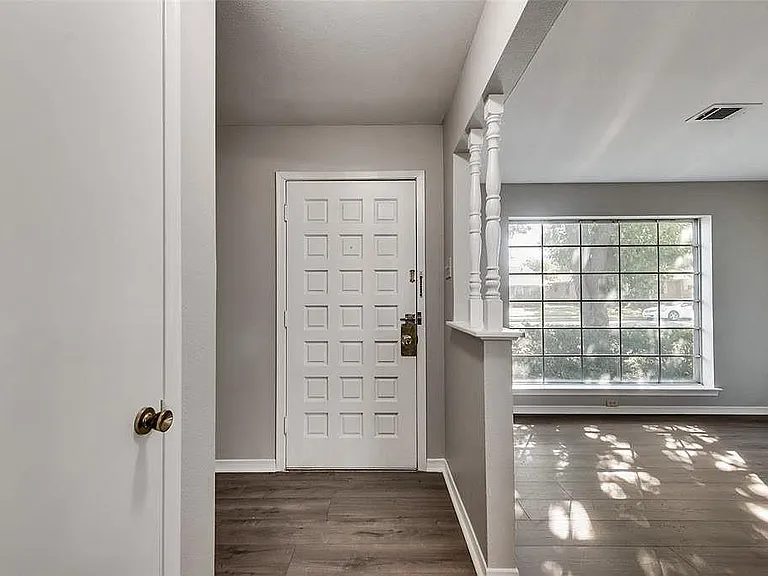 8423 Cadenza Ln — Photo 7