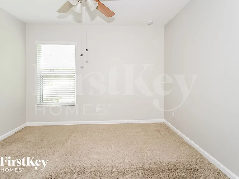 1771 SW Bismarck St — Photo 12