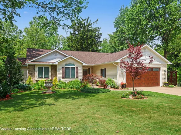 11763 W Andre Dr, Grand Ledge, MI 48837