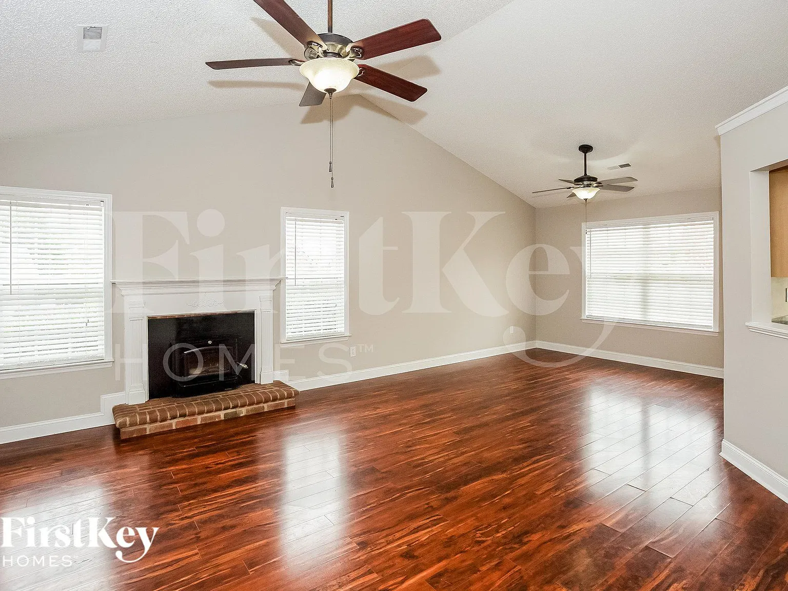 3 bed, 2.0 bath, 1602 sqft, $2,180 — Photo 4