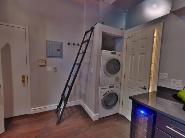 350 West 21st Street image 3 of 6