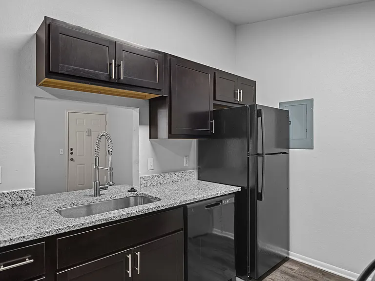 Encino Park Apartments — Photo 7