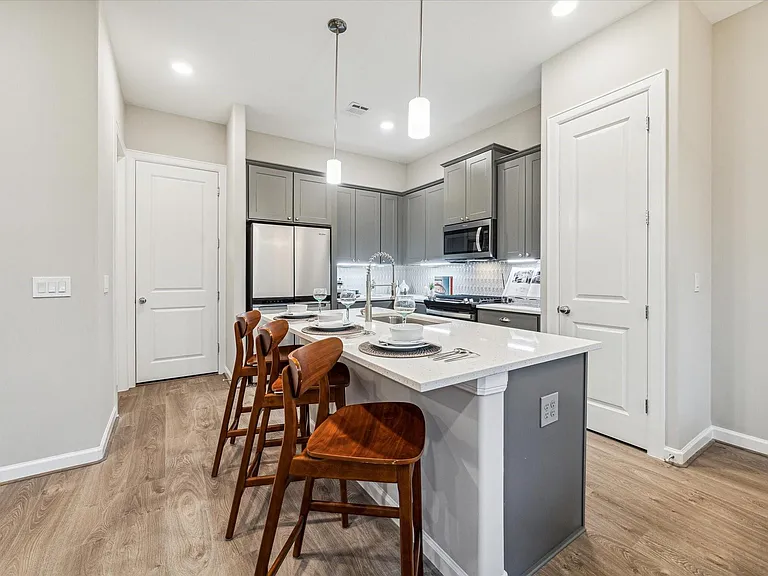 810 Glowing Dawn Dr — Photo 11