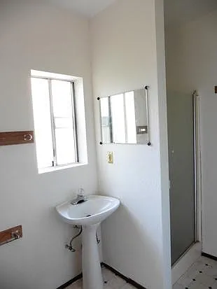 5723 Stansbury Ave — Photo 14