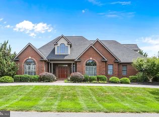 3553 Glen Abbey Dr, Chambersburg, PA