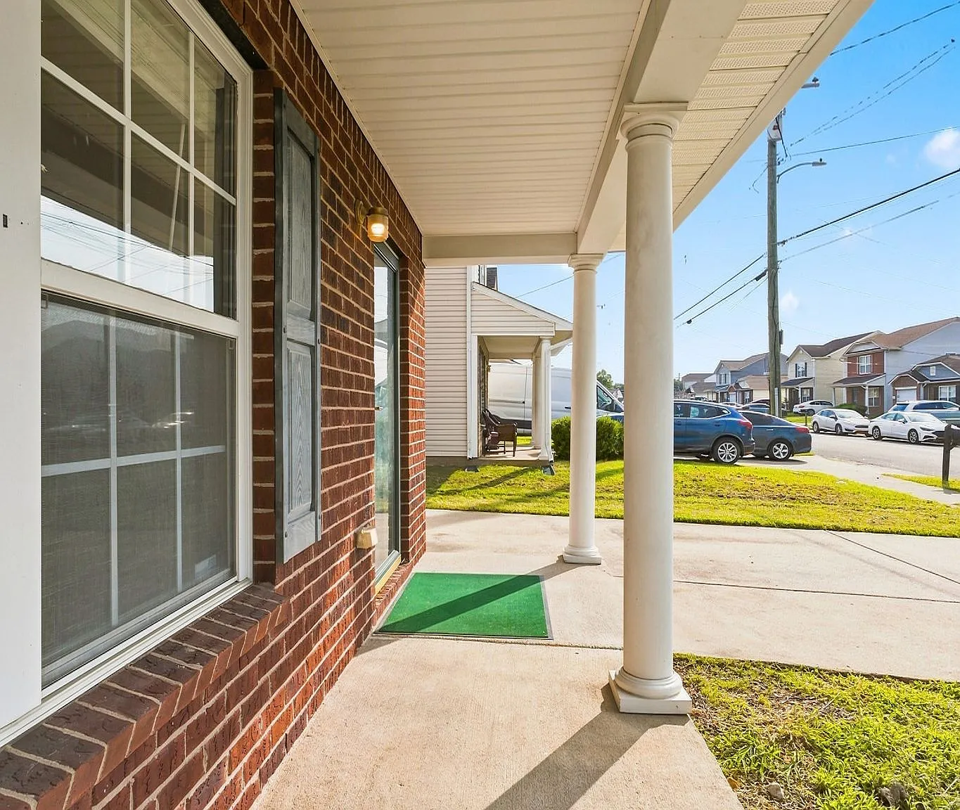 3 bed, 2.5 bath, 1873 sqft, $2,095 — Photo 4