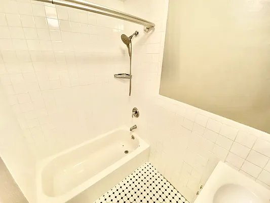 Rented by Compass | media 21