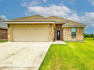 382 Galvez Ln, Houma, LA 70363