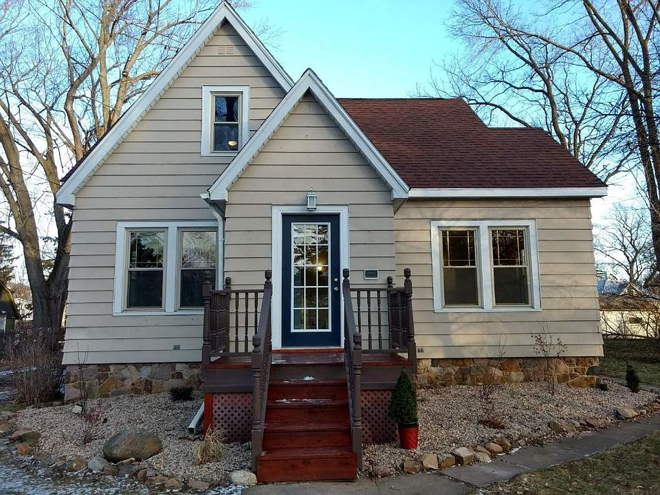 1st image of 736 Ridge St