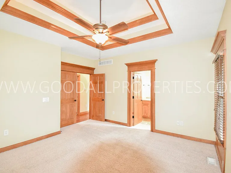 40 NE Gracewood Dr — Photo 8