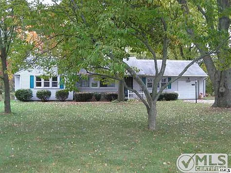 2129 Pioneer Dr photo 1