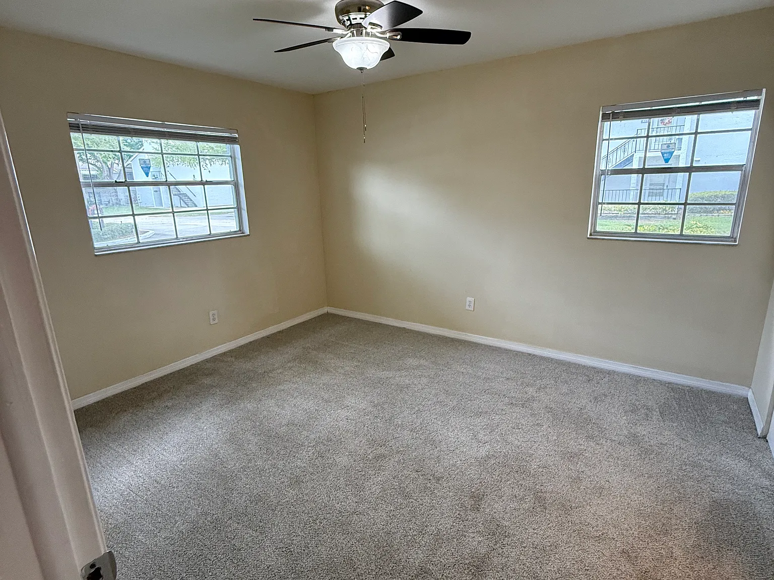 3802 N Oak Drive — Photo 4
