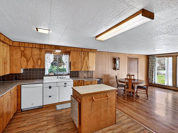 3rd image of 319 N Cass Ave