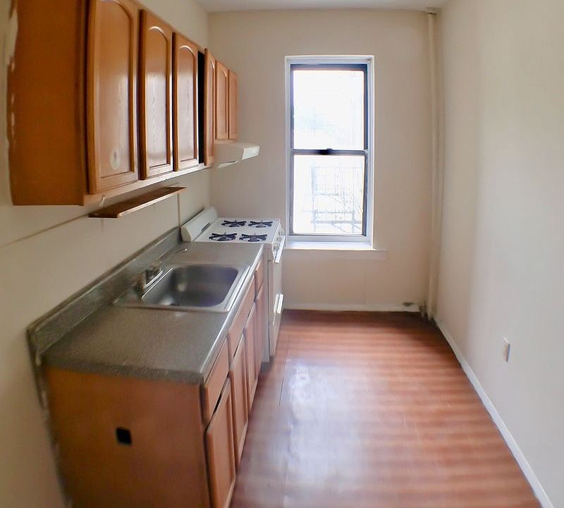 2nd image of 6224 Fort Hamilton Pkwy APT C2