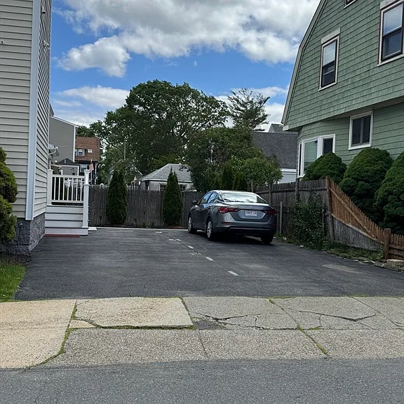 338 Pleasant St #1 — Photo 16