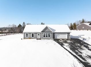 26 Knoll Crest Dr, Bangor, ME 04401