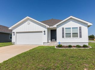 202 Laurel Hill St, Crestview, FL 32539