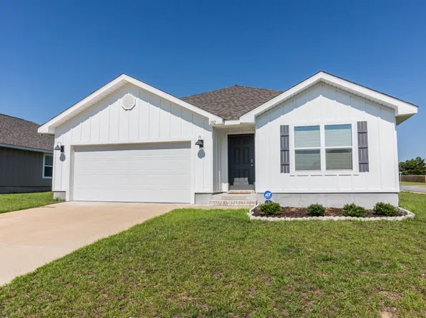 202 Laurel Hill St, Crestview, FL 32539