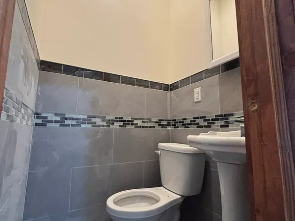 315 Jefferson Street image 8 of 12