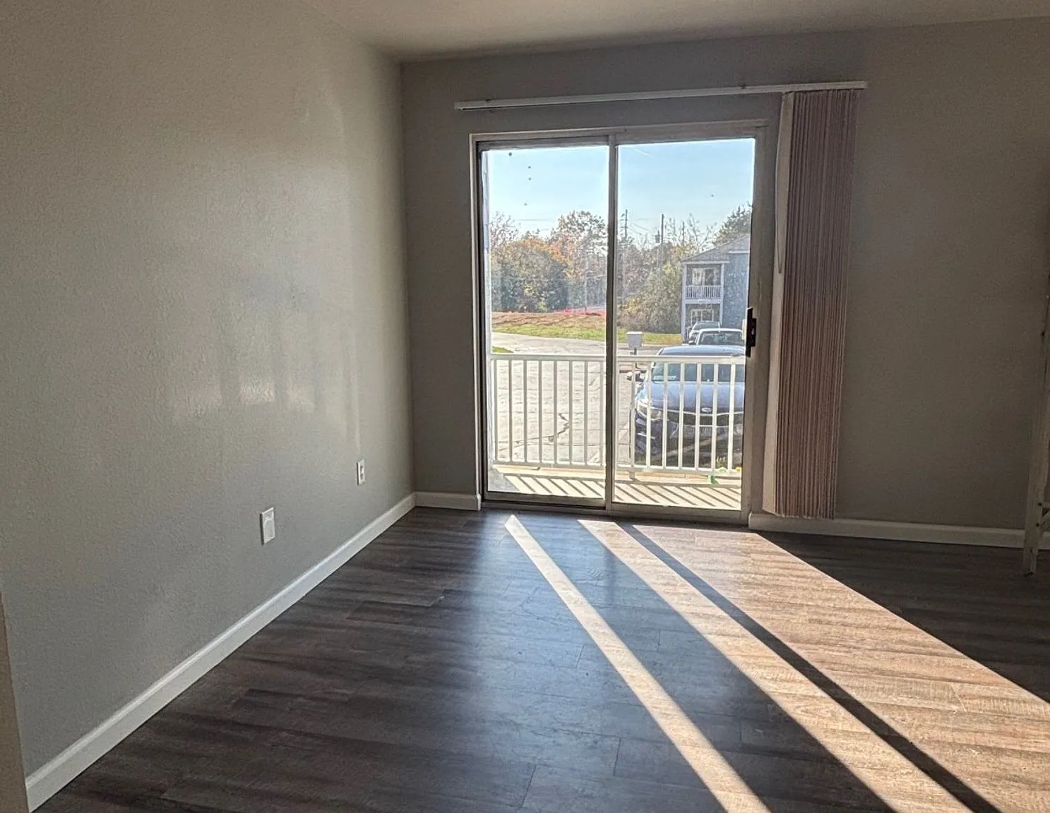 2 Bedroom Apartment - $500 move in special. — Photo 2