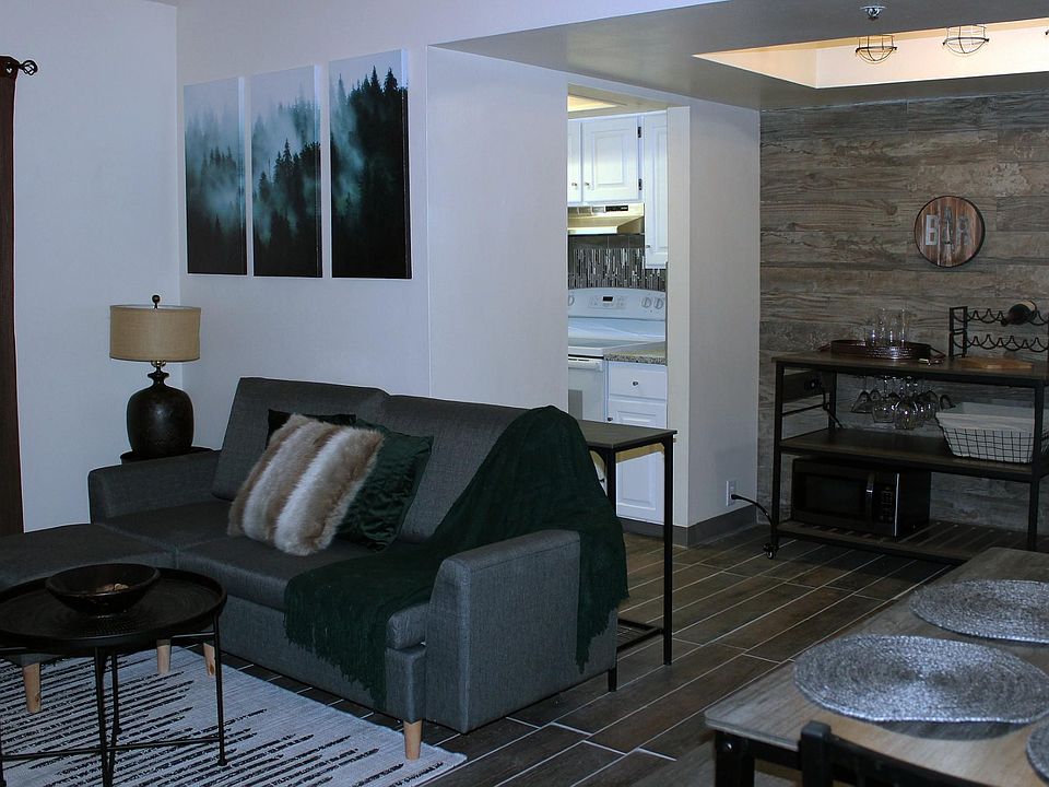 living room/dining room