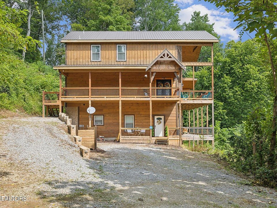 1st image of 3074 Walters Way