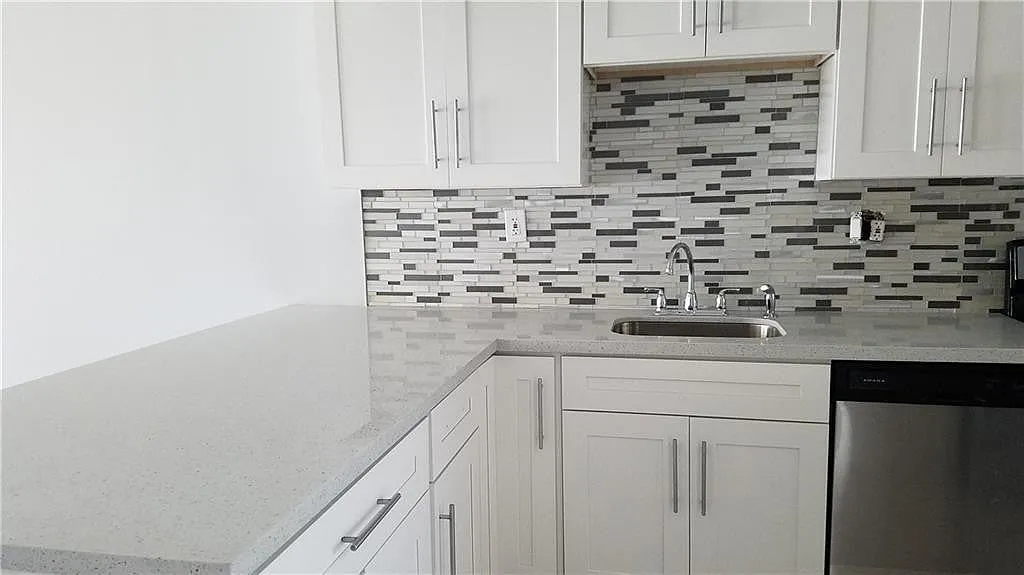 3 bed, 2.0 bath, $2,500 — Photo 2