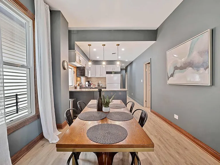 1807 W Erie St #2 — Photo 9