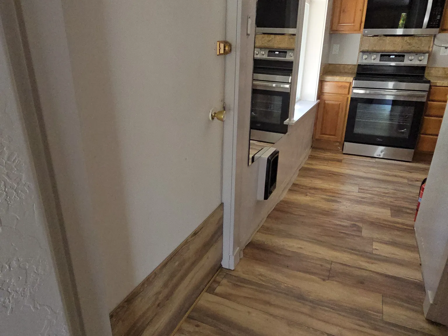 2 bed, 1100 sqft, $2,200 — Photo 3