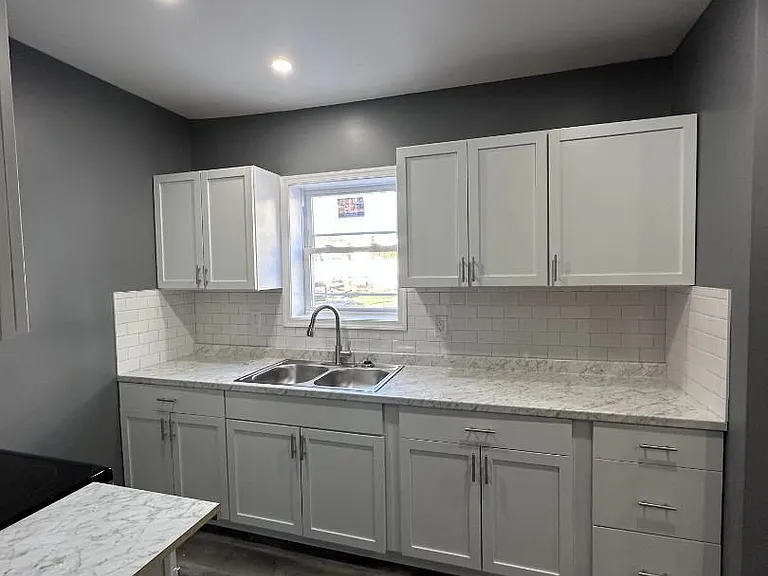 153 Vine St — Photo 6