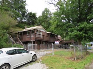 105 Corn Field Dr, Neon, KY 41840