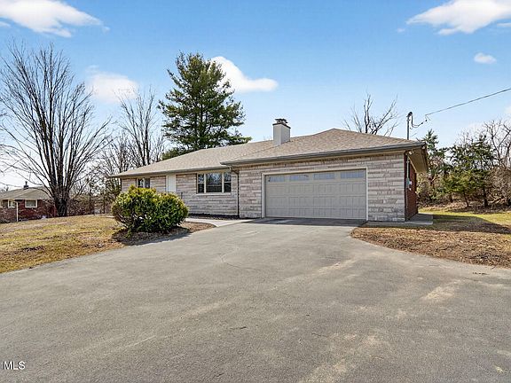 3rd image of 72 Fonda Road