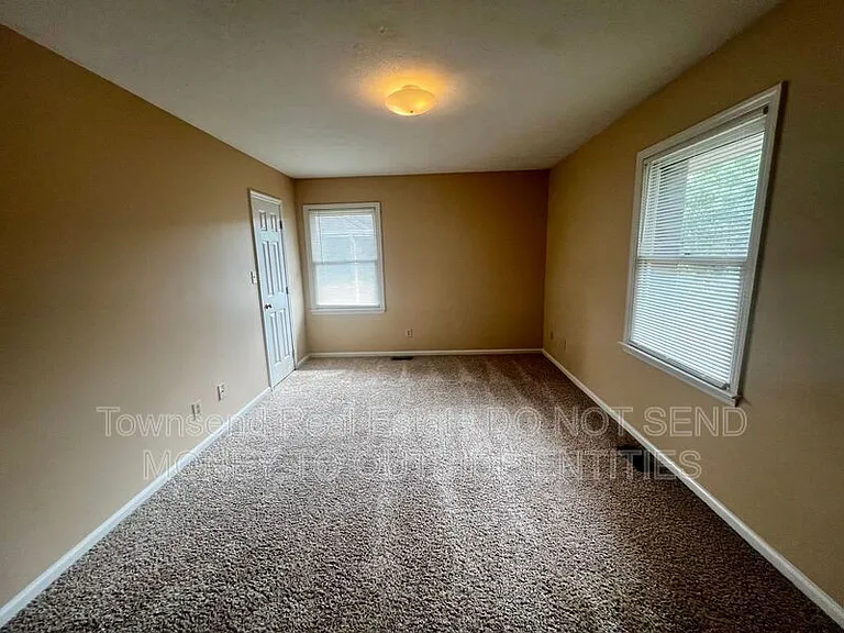 1027-2 Ancestry Dr — Photo 13