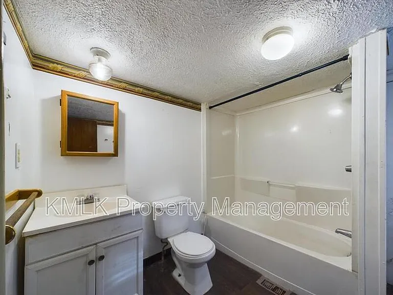 1128 Cordova Ave — Photo 23