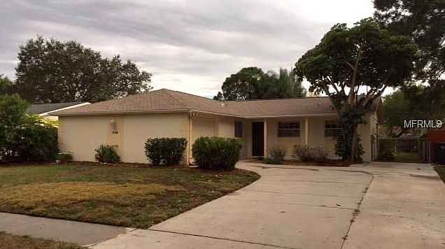 1st image of 8812 Oak Cir
