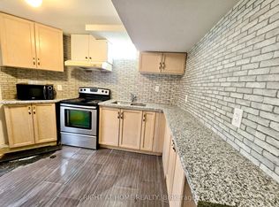 55 Velvet Grass Ln #B, Brampton, ON L6R1W1
