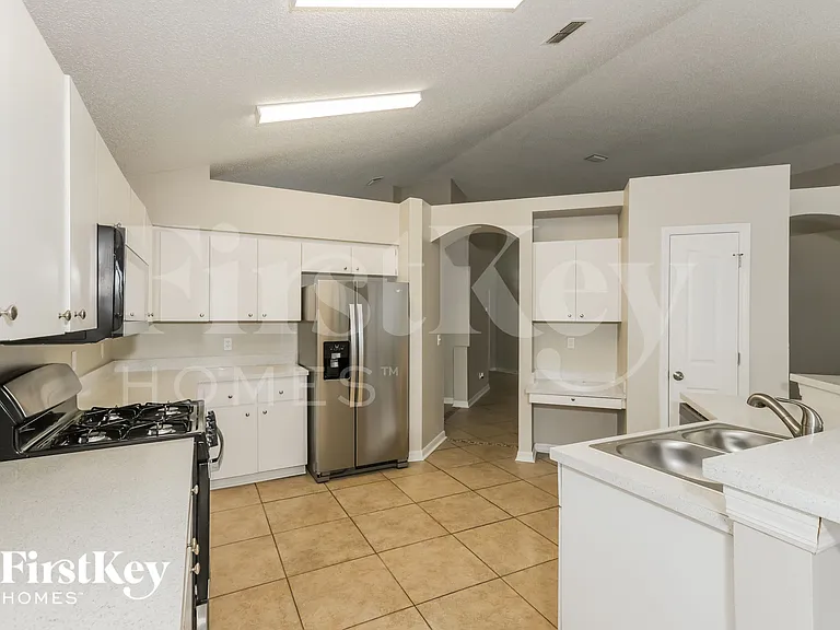 1403 Scotch Pine Dr — Photo 5