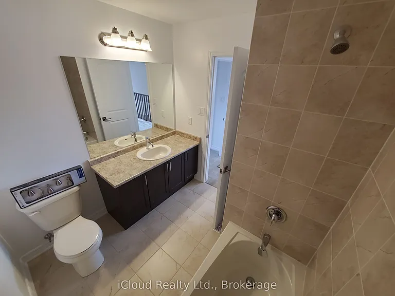 152 Werry Ave — Photo 8