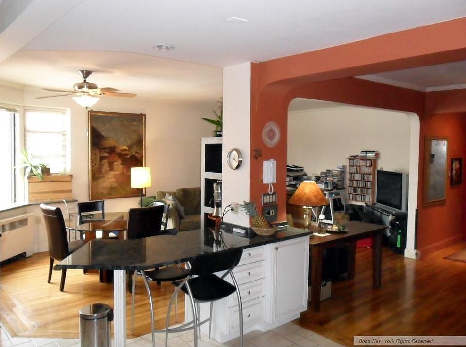 Dining/Living/Gallery