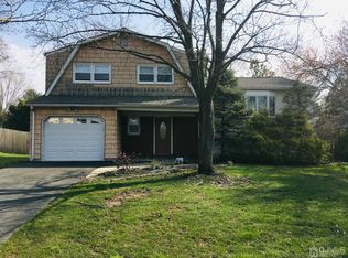 106 Henderson Rd, Kendall Park, NJ 08824