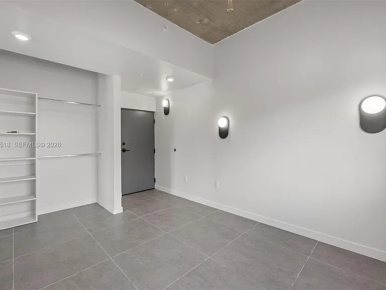 315 NW 32nd St #305 — Photo 4