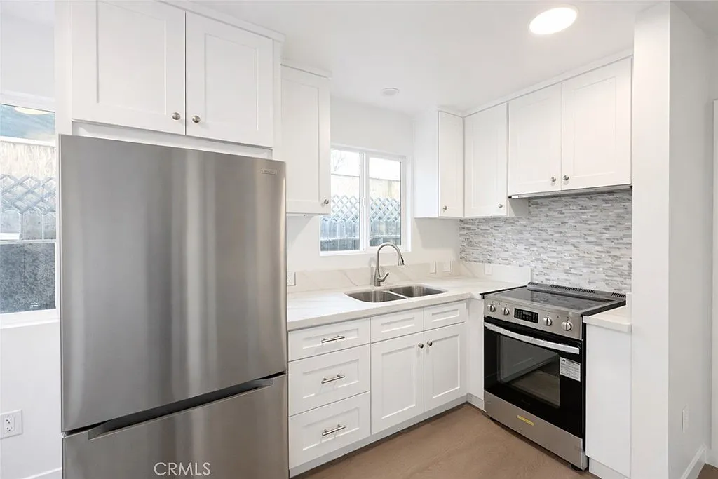 2 bed, 480 sqft, $3,000 — Photo 1