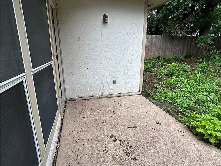 1235 Armadillo Rd #B — Photo 19