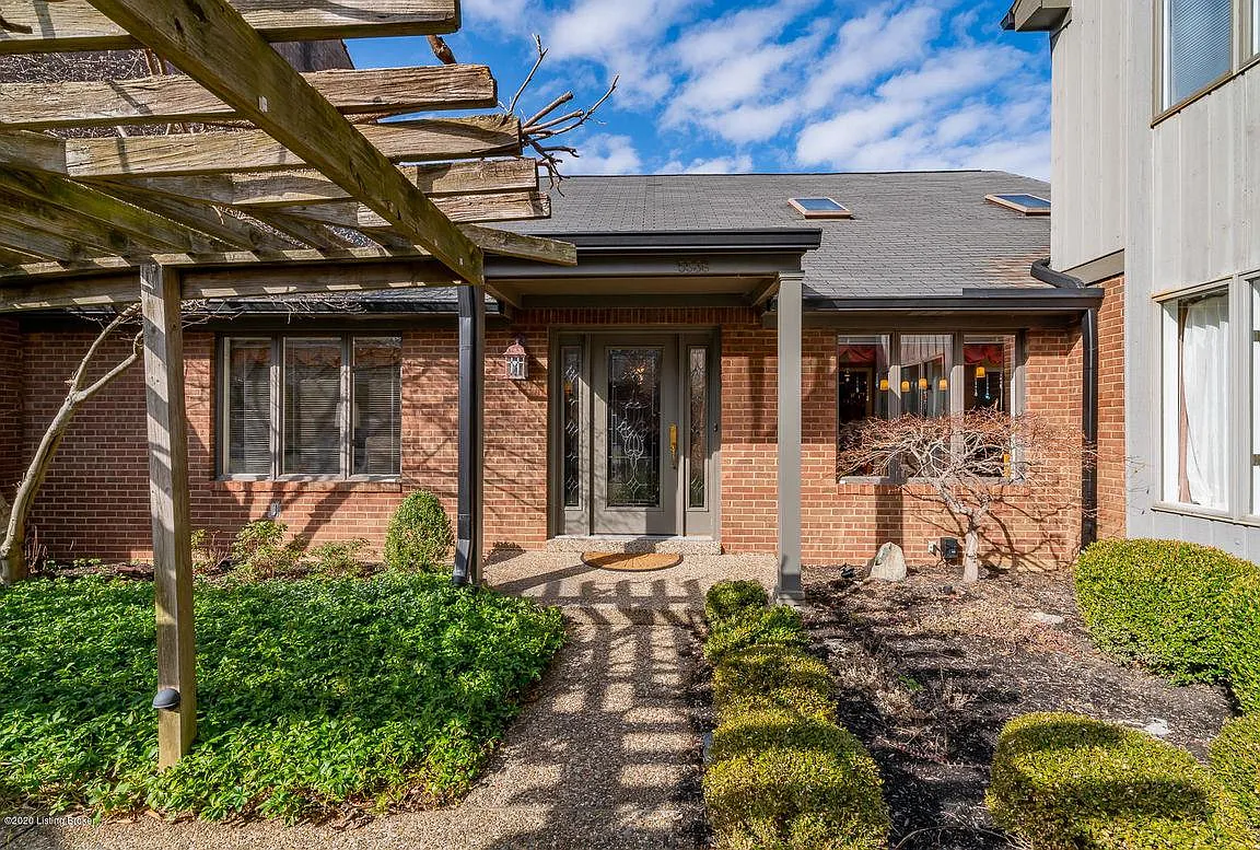 5538 Forest Lake Dr photo 1