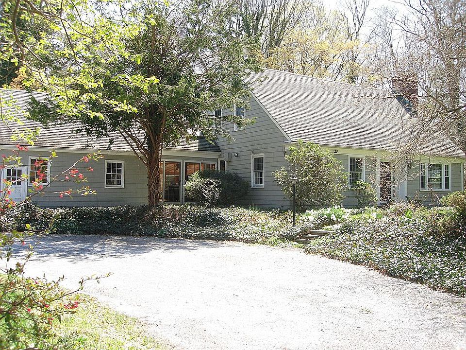 4 Bedroom, 2 Bath Cape