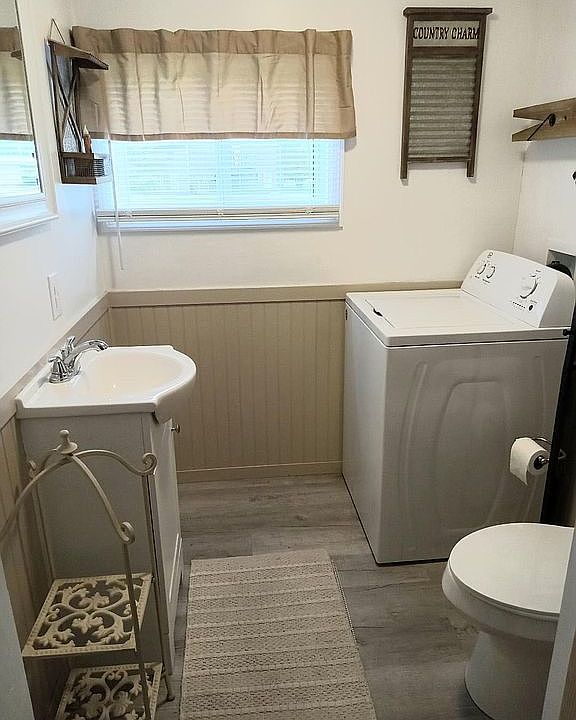 Downstairs half bath