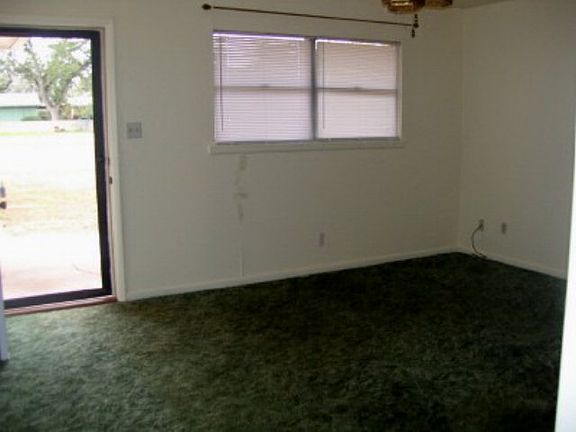 5th image of 1006 McCaulley St