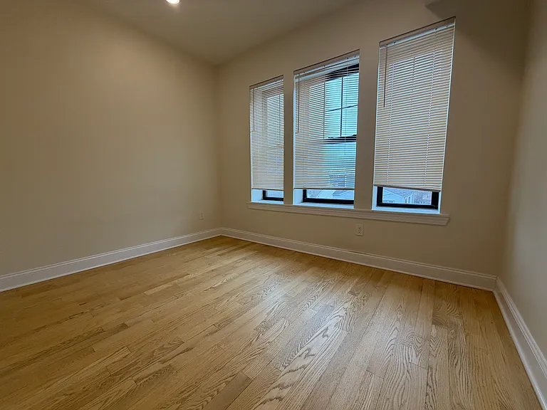 84 Van Wagenen Ave #2R — Photo 6